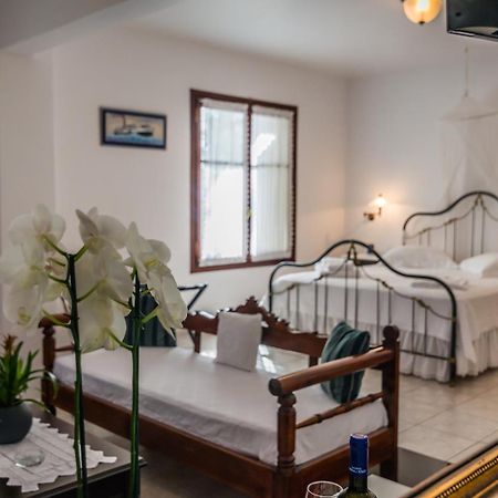 Villa Notos Adamantas  Екстериор снимка