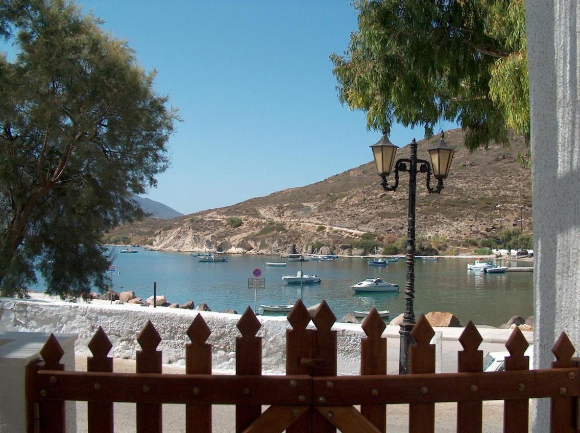 Villa Notos Adamantas  Екстериор снимка
