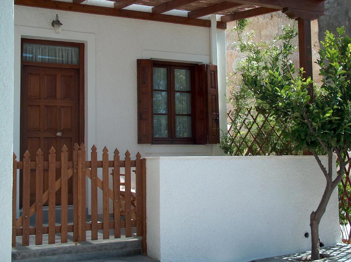 Villa Notos Adamantas  Екстериор снимка