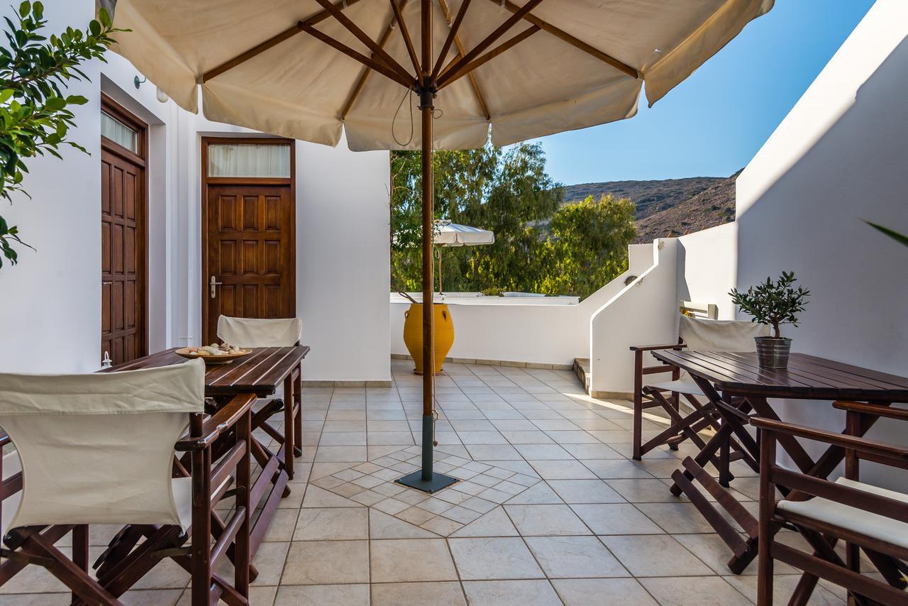 Villa Notos Adamantas  Екстериор снимка