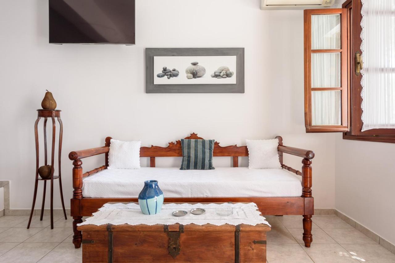 Villa Notos Adamantas  Екстериор снимка